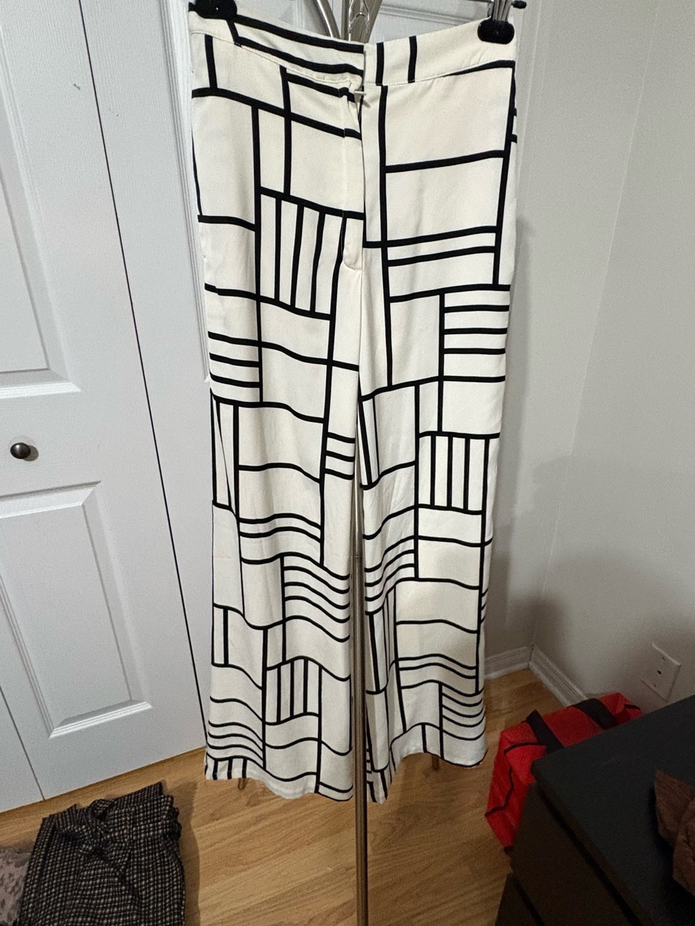 Dynamite Cream and Black Grid Pants